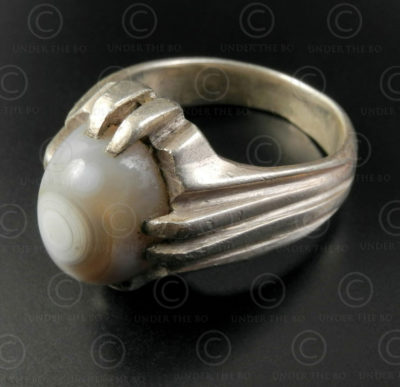 Bague agate a bande et argent R288E. Culture d'Asie centrale.