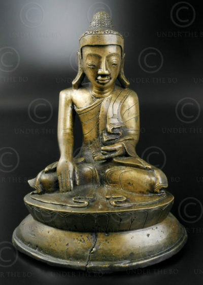 Bouddha Mandalay bronze BU492. Birmanie du nord.