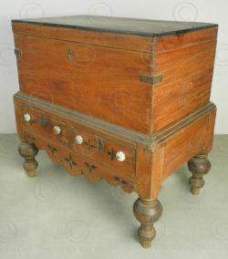 Colonial chest i4-99 Dutch colonial. India. Jackwood, ebony, brass, porcelain.