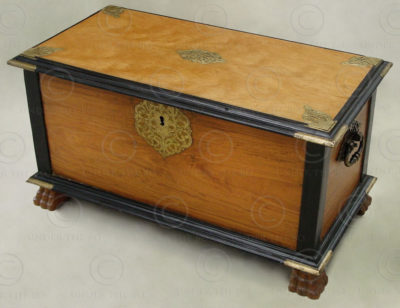 colonial chest M4-98. Southern India.