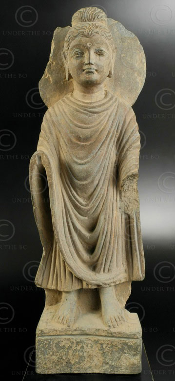 【gandhara】 Bonhams : A SCHIST FIGURE OF BUDDHA ANCIENT REGION OF