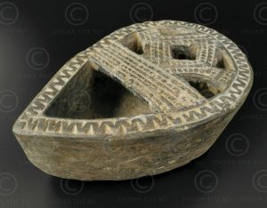 Gandhara stone oil lamp PK103A. Swat valley, Pakistan.