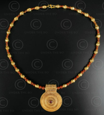 Indian gold and cornelian necklace 624. Designed by François Villaret.