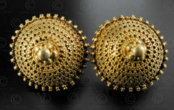 Indian gold earrings E215. Kutch area, Gujarat state, North-West India.