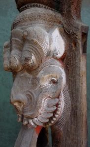 Indian lion statue H42-02. South Kerala, India