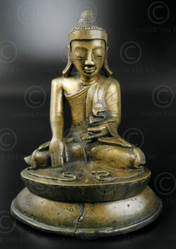 Mandalay bronze Buddha BU492. Northern Burma.