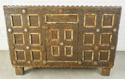 North Indian chest IN88. Rajasthan, Northern India.