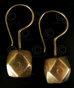 Rajastan Golden earrings E198. Rajastan, West India.