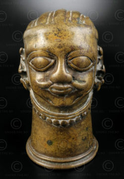 Bronze Shiva head 16P2A. Karnataka state, Southern India.
