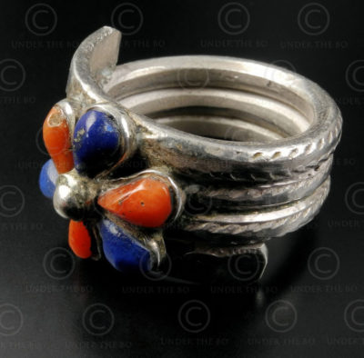 Silver coiled ring R252B. Nepal.