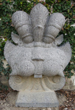 Stone lion head 09MM12. Tamil Nadu, southern India.