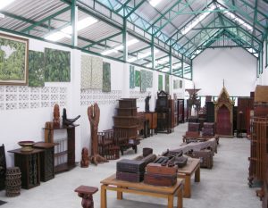 Under the Bo - Asian Antiques and Arts - Warehouse in Chiang Mai, Hangdong Thailand