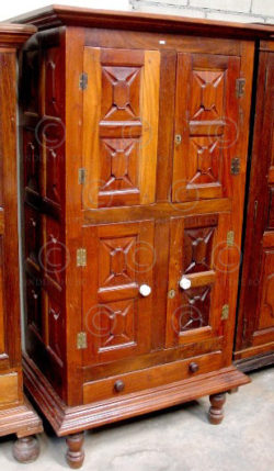 Armoire coloniale V21. Inde.