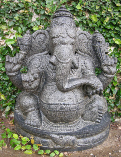 Granite Ganesh statue 09MM10. Tamil Nadu, southern India.