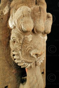 Indian lion statue H42-02. South Kerala, India
