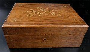 Walnut marquetry box FR6. France.