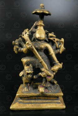 Durga bronze 16N20. Etat du Maharashtra, Inde du sud.