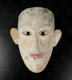Masque blanc bidayuh BO257C. Culture dayak bidayuh, Sarawak, île de Bornéo.