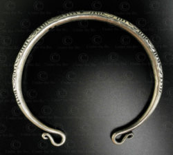 Bracelet argent hmong B239. Style minorité Hmong, nord du Laos.