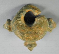 Trouvée en Thaïlande.  Boucle d'oreille archaïque en pierre E208.