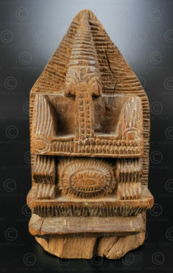 Ganesh stylisé en bois IN689. État du Tamil Nadu, Inde du sud.