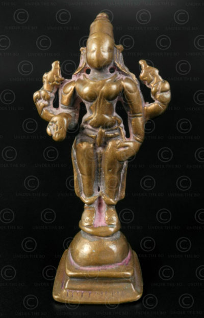 Statuette Vishnou debout bronze 16N25. État du Karnataka, Inde du sud.