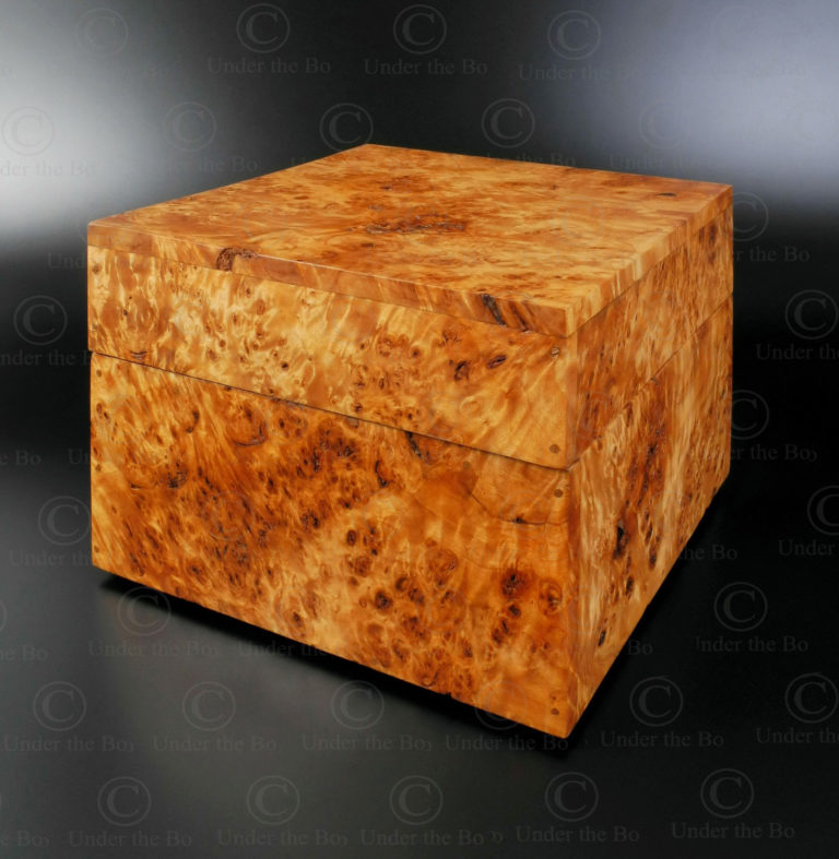 Poplar burl wood box FV141. Inspired from a South Sumatra traditional