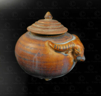 Decorated ceramic pot T243. Made in Sawankhalok, Thailand.