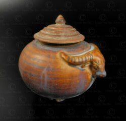 Pot en céramique décorée T243. Fabriqué à Sawankhalok, Thaïlande.