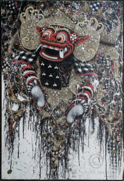 Peinture à l'huile sur toile, avec ajout de paillettes, représentant la figure mythique de la danse barong, Bali, Indonésie. Signée Djawy Bali (I Nengah Djawi). Datée 2001. 95 de haut x 65 cm.