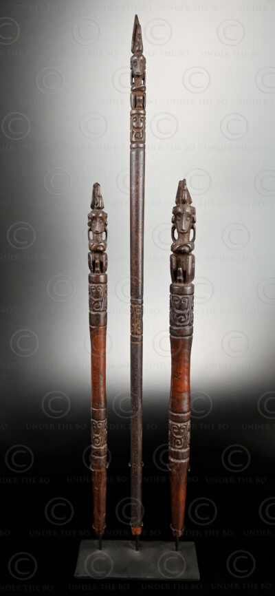 Trois bâtons de divination de Tanimbar ID124. Îles Tanimbar, archipel des Moluques du Sud, Indonésie.