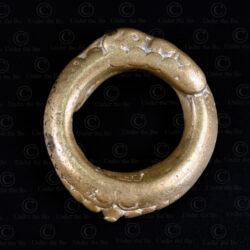 Bague batak en laiton R324. Culture Batak Toba. Île de Samosir, Sumatra, Indonésie.