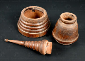 Thai stupa-shaped box T497. Ayuthaya style, Thailand.