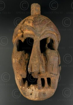 Lantien Yao mask YA164. Lantien Yao minority. Northern Laos or Southern China.