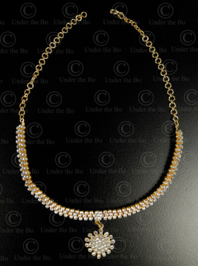 Imitation gold and diamonds necklace 660B. North India.