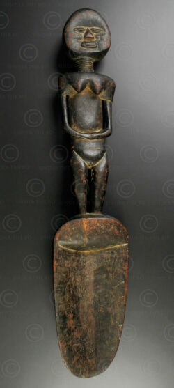 Ivory Coast spoon AF276. Abron or Akan tribal culture, northern Ivory Coast.