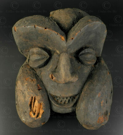 Masque du Cameroun AF281. Culture tribale Bamiléké, Bamun ou Tikar de la région des Grasslands du Cameroun.